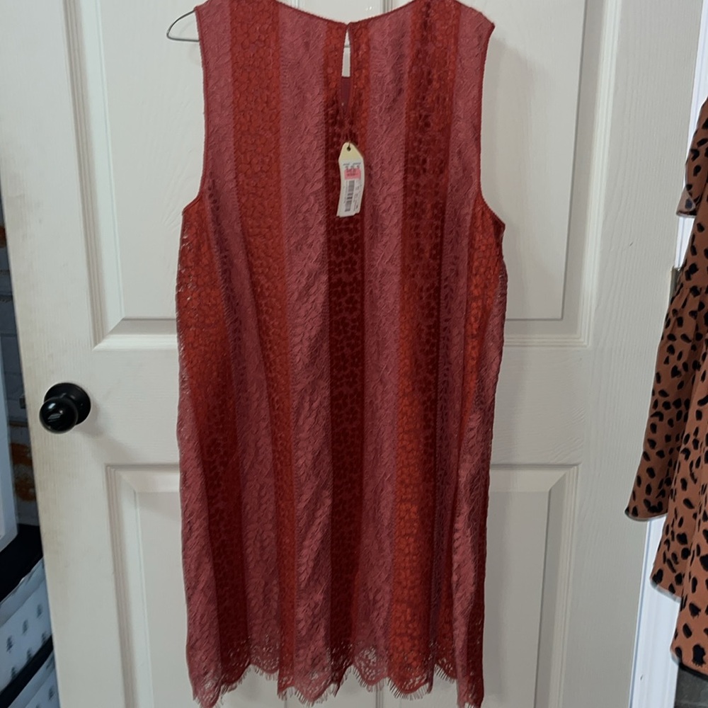 Dress - Picture 2 of 4